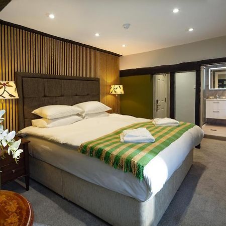 Whyte Harte Hotel Redhill  Extérieur photo