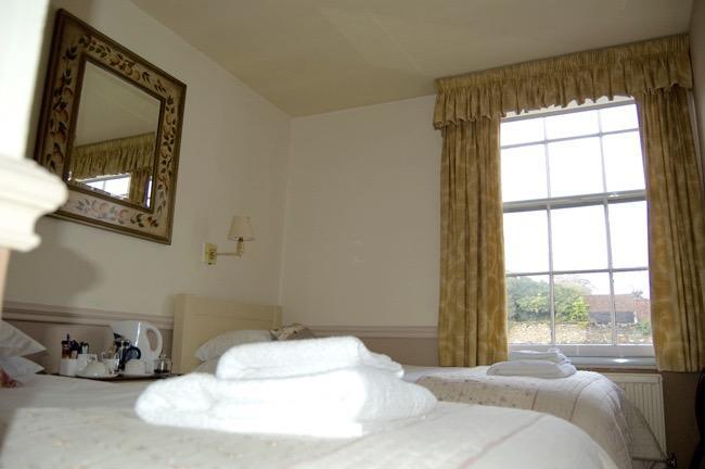 Whyte Harte Hotel Redhill  Extérieur photo