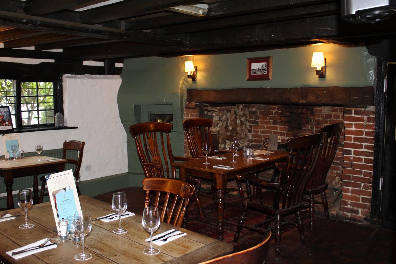 Whyte Harte Hotel Redhill  Extérieur photo