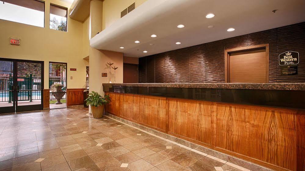 Whyte Harte Hotel Redhill  Extérieur photo