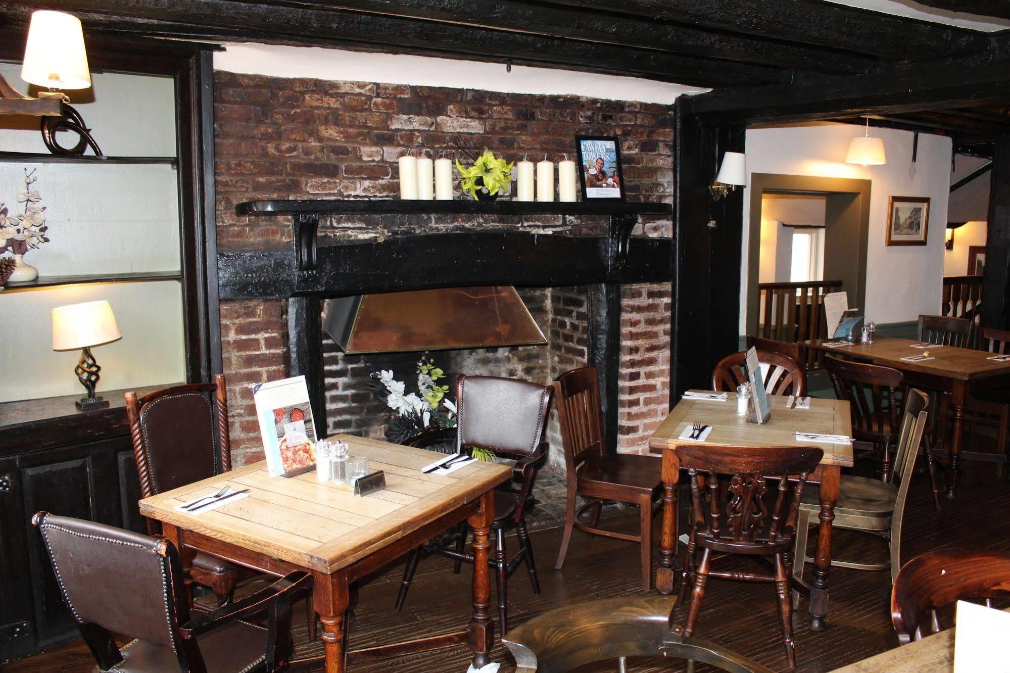 Whyte Harte Hotel Redhill  Extérieur photo