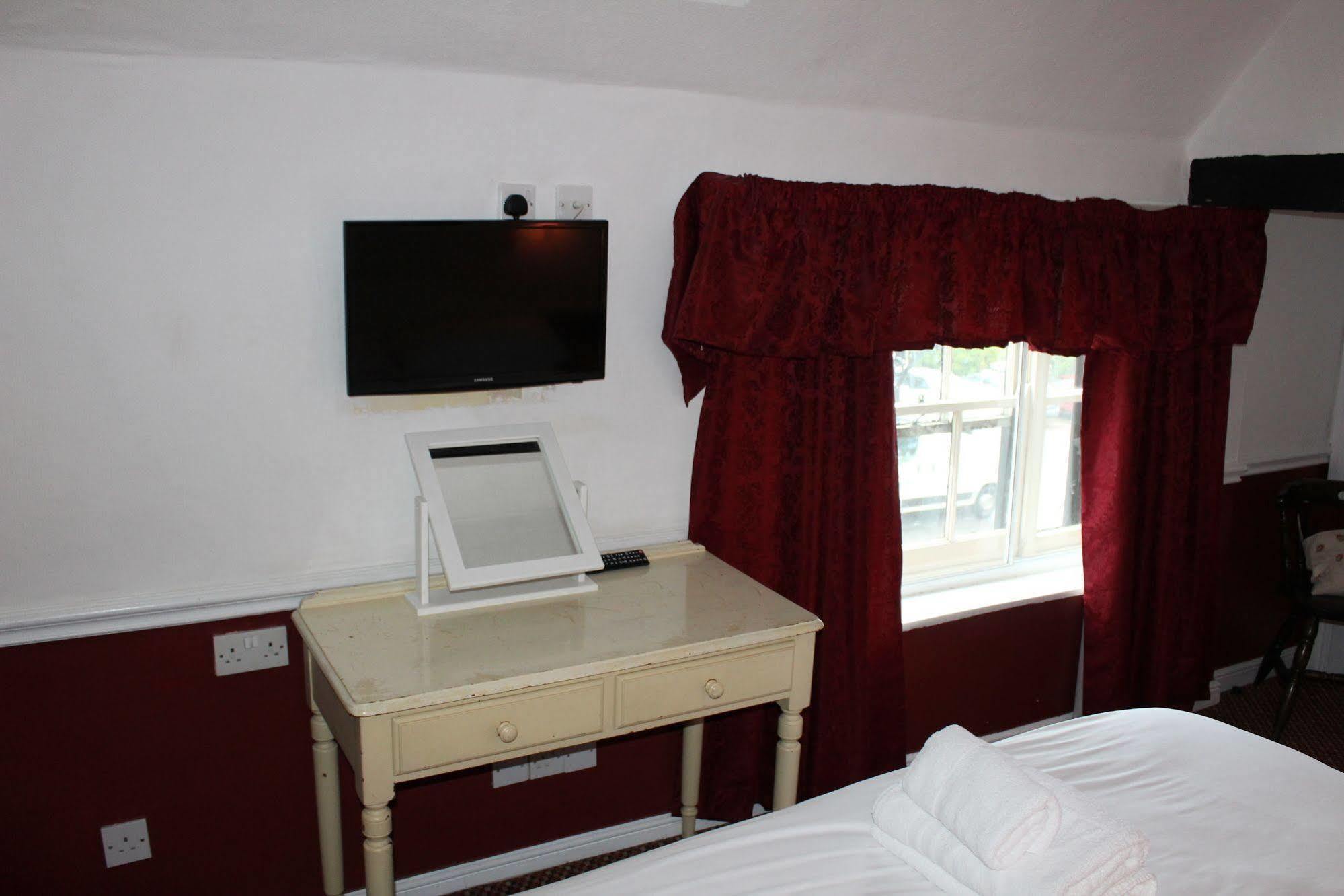 Whyte Harte Hotel Redhill  Extérieur photo