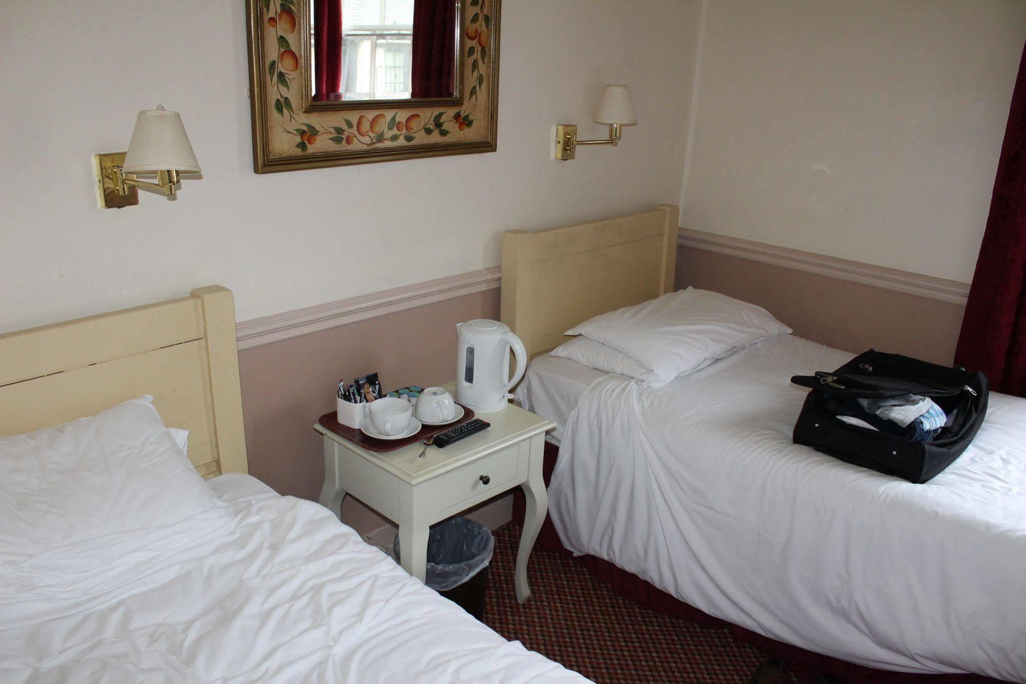 Whyte Harte Hotel Redhill  Extérieur photo