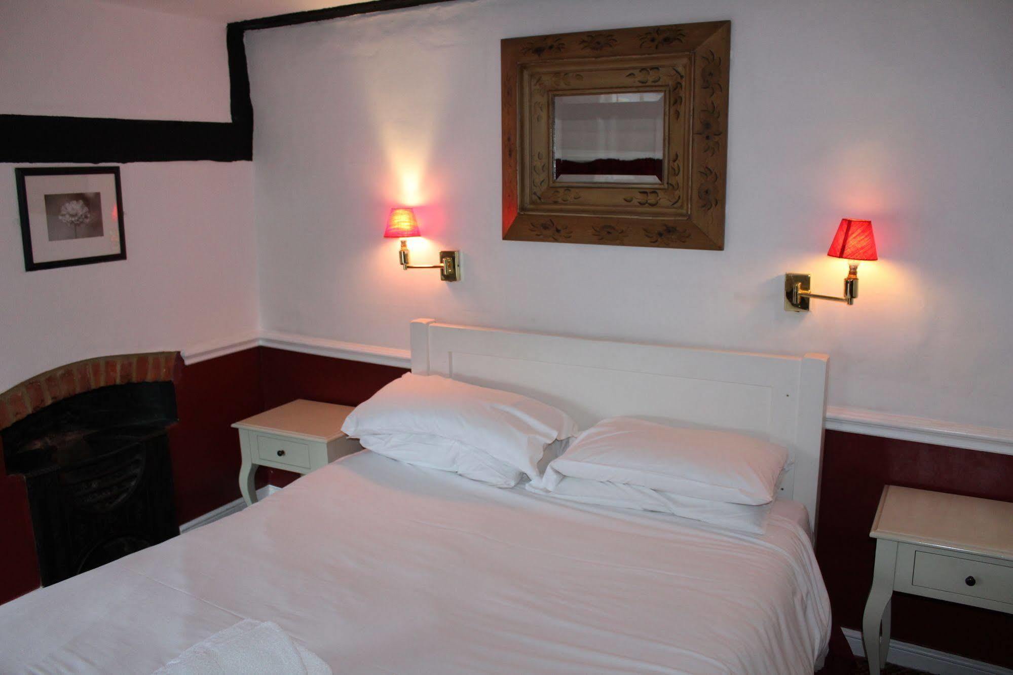 Whyte Harte Hotel Redhill  Extérieur photo