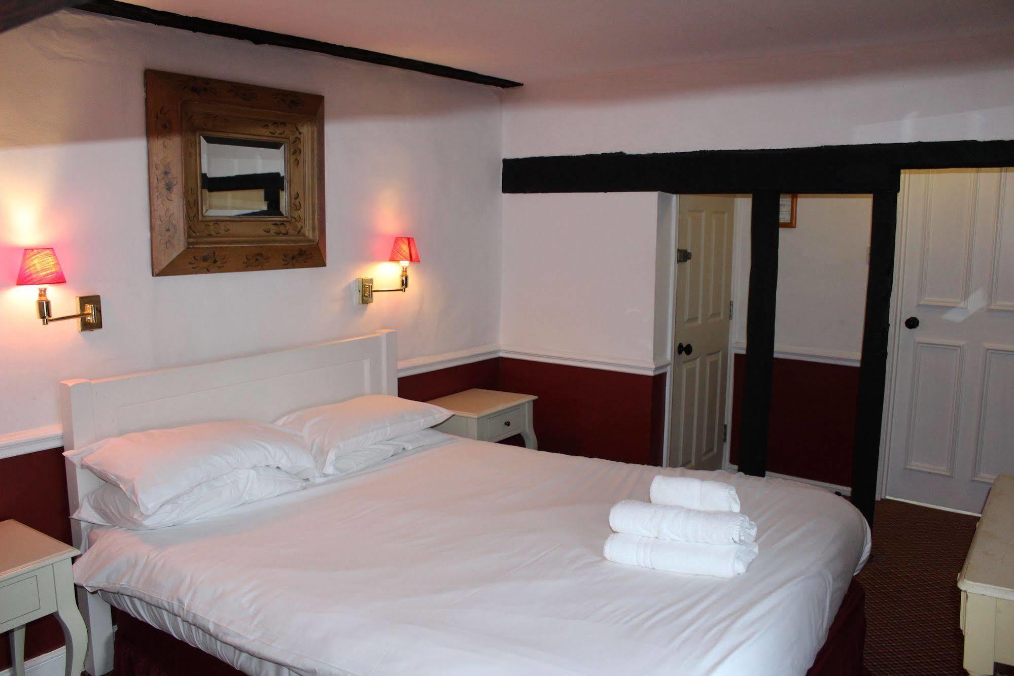 Whyte Harte Hotel Redhill  Extérieur photo